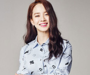 Hé lộ lý do Song Ji Hyo vắng mặt, dàn sao hạng A về sớm giữa đám cưới Song-Song