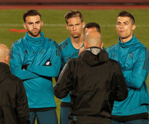 Real Madrid sa sút vì mâu thuẫn giữa các nhóm 'quyền lực đen'