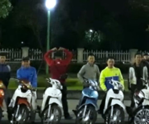 Video: Cảnh sát hình sự chặn bắt hàng chục 'quái xế' trong đêm