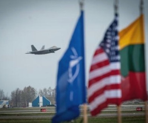 F-22 diệt Su-30SM khi máy bay Nga chưa kịp phát hiện