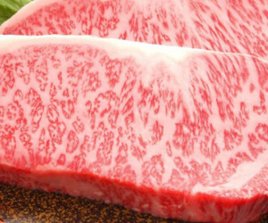 Thịt bò ngoại giá vài triệu đồng một kg ồ ạt vào Việt Nam