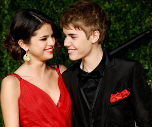 Đây là tình sử của Justin và Selena suốt 7 năm qua: Dài và dai chẳng kém 'Cô dâu 8 tuổi'!