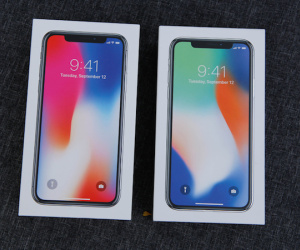 iPhone X đầu tiên về Việt Nam, giá 60 triệu đồng