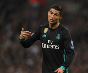 Quyền lực Ronaldo vô hại trong phòng thay đồ và ban lãnh đạo