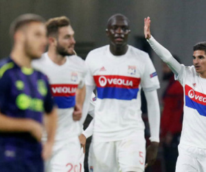Thảm bại trước Lyon, Everton thua trận thứ năm liên tiếp