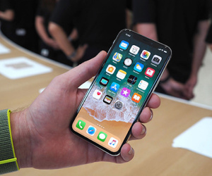 Tim Cook: Phí mua iPhone X chưa bằng tiền uống cafe mỗi ngày