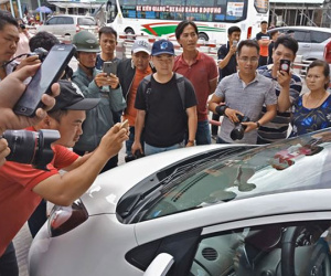 Xước kính ô tô, tài xế 'bắt đền' trạm BOT Cai Lậy