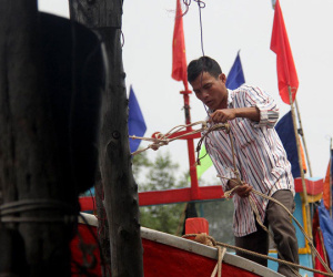 TP.HCM cho phép tàu thuyền hoạt động trở lại sau bão số 12