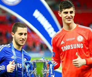 Conte hối Chelsea 'trói chặt' Hazard, Courtois trước World Cup