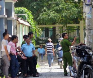 Dùng thuốc độc giết chó rồi đột nhập nhà dân bắt cóc trẻ em