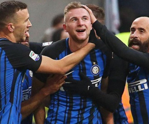 Perisic lập hat-trick, Inter lên đỉnh Serie A sau gần hai năm