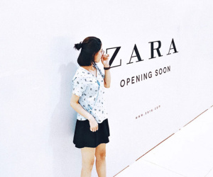 Bị nợ lương 3 tháng, công nhân Zara gắn lời kêu cứu lên mác quần áo
