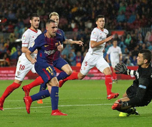 'Chân gỗ' Alcacer lập cú đúp, Barca nâng cách biệt với Real lên 11 điểm