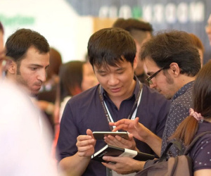 Nguyễn Hà Đông xuất hiện ở sự kiện Google với diện mạo mới