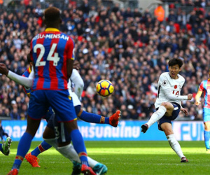 Son Heung-min ghi bàn, Tottenham bằng điểm Man Utd