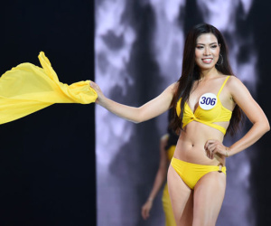 Thí sinh Hoa hậu Hoàn vũ lộ eo 'ngấn mỡ' khi mặc bikini