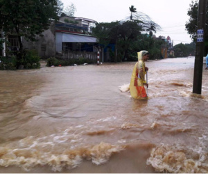 Thủy điện tăng xả trong đêm, Quảng Nam ngập chìm trong lũ