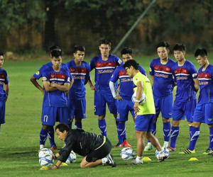 U23 Việt Nam gặp khó vì bất đồng ngôn ngữ với các HLV Hàn Quốc