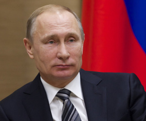 Bé gái được tặng iPhone X nhờ làm thơ về ông Putin
