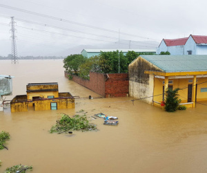 Hơn 15.000 ngôi nhà ở 'rốn lũ' Đại Lộc ngập sâu trong nước