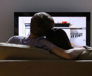 Làm mới tình cảm vợ chồng bằng những hành động rất giản đơn này
