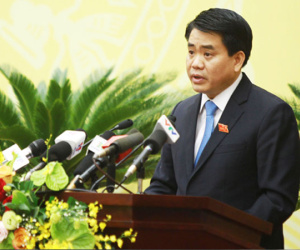 Chủ tịch Hà Nội: 'Đá lát vỉa hè vỡ vì chọn không đúng kích cỡ, độ dày'