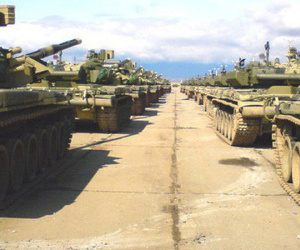 Đoàn xe tăng T-90S Việt Nam 'rồng rắn' từ cảng về đơn vị như thế nào?