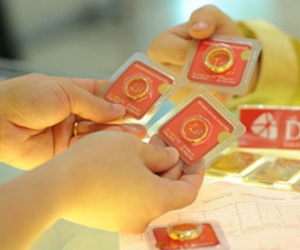 Giá vàng SJC giảm dè dặt theo thế giới