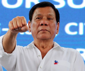Ông Duterte yêu cầu cảnh sát Philippines tiếp tục chống ma túy