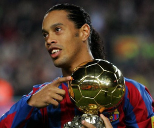 Ronaldinho quyết định giải nghệ năm 2018