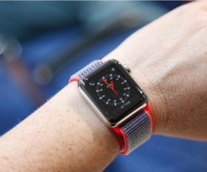 Apple Watch Series 3 tự tắt khi được hỏi về thời tiết