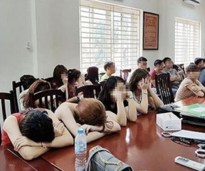 Gần 100 người bay lắc trong 'động ma túy' núp bóng karaoke