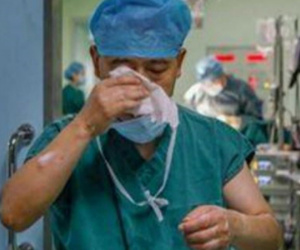 Quyết cứu bệnh nhân, bác sĩ không kịp nhìn mặt cha lần cuối