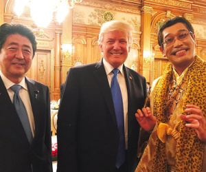Tổng thống Trump gặp ca sĩ 'Apple Pen'