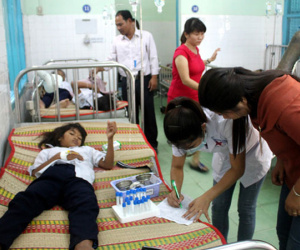 Hàng chục học sinh dân tộc nội trú ngộ độc sau bữa ăn sáng