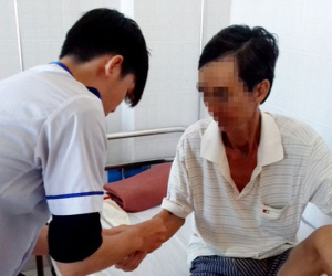 Tin quảng cáo, một người trị trĩ bị nhiễm trùng nặng