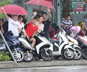 Người Đà Nẵng đổ ra đường xem đoàn xe APEC