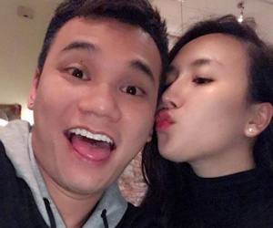 Sau màn cầu hôn 'siêu' lãng mạn, Khắc Việt xuất hiện tình tứ cùng bạn gái hot girl