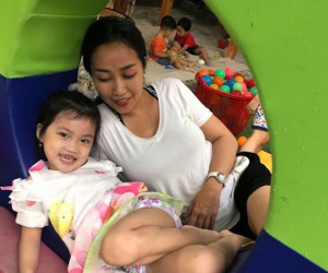 Sau ồn ào làm đại sứ cho lô hàng 11 tỷ, Ốc Thanh Vân khoe ảnh hạnh phúc cùng các con