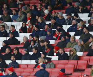 Arsenal đón lượng CĐV thấp kỷ lục tại cúp châu Âu