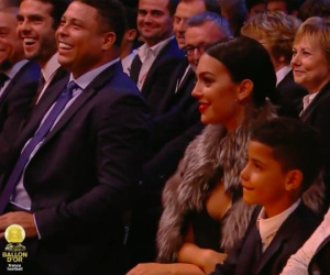 Cả khán phòng bật cười vì điều ước Giáng sinh của Ronaldo