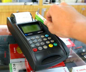 Ngành thuế TP HCM muốn người ăn nhà hàng trả tiền bằng thẻ