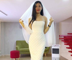 Sau màn cầu hôn lãng mạn, Chúng Huyền Thanh tươi tắn đi thử váy cưới