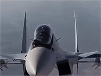 Tiêm kích Su-30SM mạo hiểm bám đuôi sát nút máy bay vận tải Nga