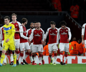 Wilshere khai hỏa sau 2 năm, Arsenal thắng với tỷ số tennis