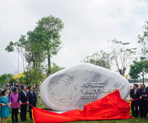 Người Đà Nẵng thích thú với công viên APEC