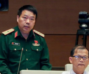 Tướng Sùng Thìn Cò: Phải giáo dục để cán bộ thấy tiền không thích, thấy gái đẹp không đòi hỏi!