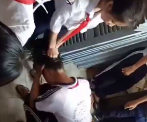 3 nữ sinh bị đánh dã man, kêu gào thảm thiết