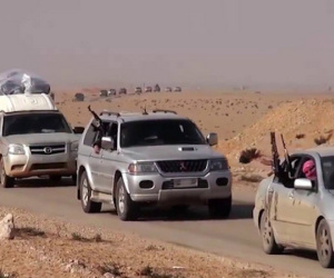 Chỉ huy nổi dậy Syria nói Mỹ cho hàng nghìn tay súng IS rút khỏi Raqqa