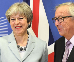 Thủ tướng Anh bay gấp sang Brussels chốt Brexit